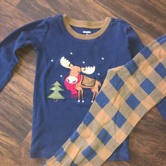 10 Set of Pajama’s - Picture 10 of 10